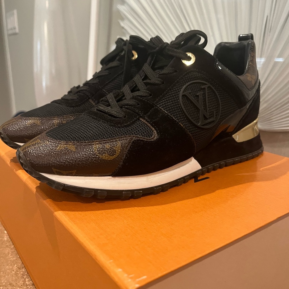 Louis Vuitton Women’s Run Away 
Sneaker Size US: 8